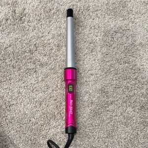 Bed Head Tigi Tapered Curling Wand in Pink